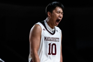媒体人：王俊杰比赛中多次怒吼把夏天压抑的心情全部发泄出来了