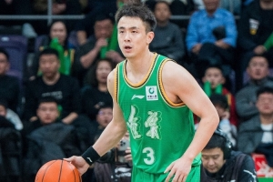 犯满离场！赵继伟替补7中3拿到8分2板2助3次失误