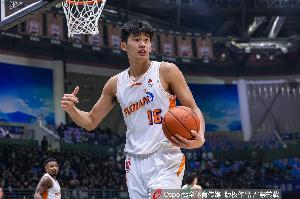 正负值+24!杨曦皓9中5高效贡献13分7板2帽1断三分6中3