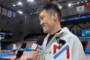周鹏：我也希望长久一点但这差不多是最后一个赛季